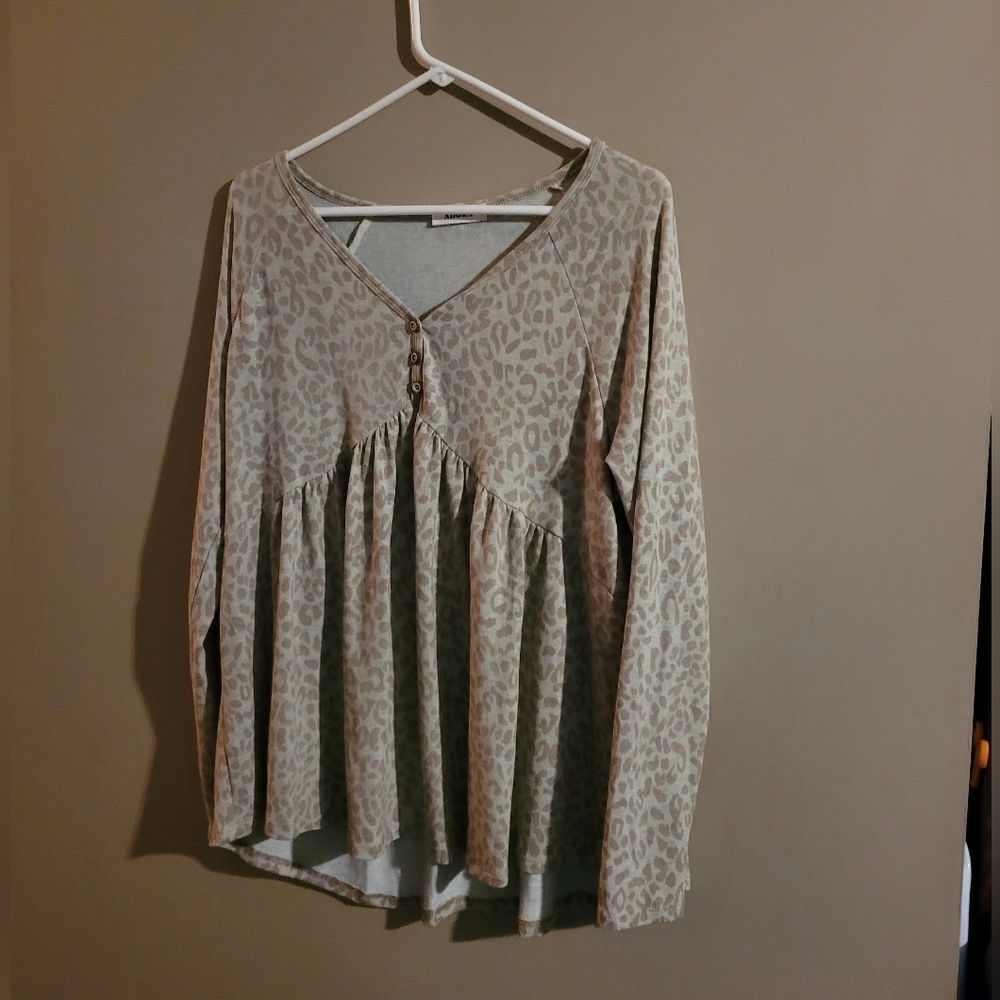 ADORA Gray And Tan Smocked Long Sleeve Blouse Xl